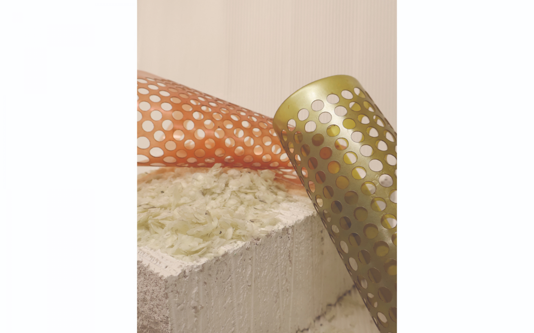 不断缩小的海岸的碎片