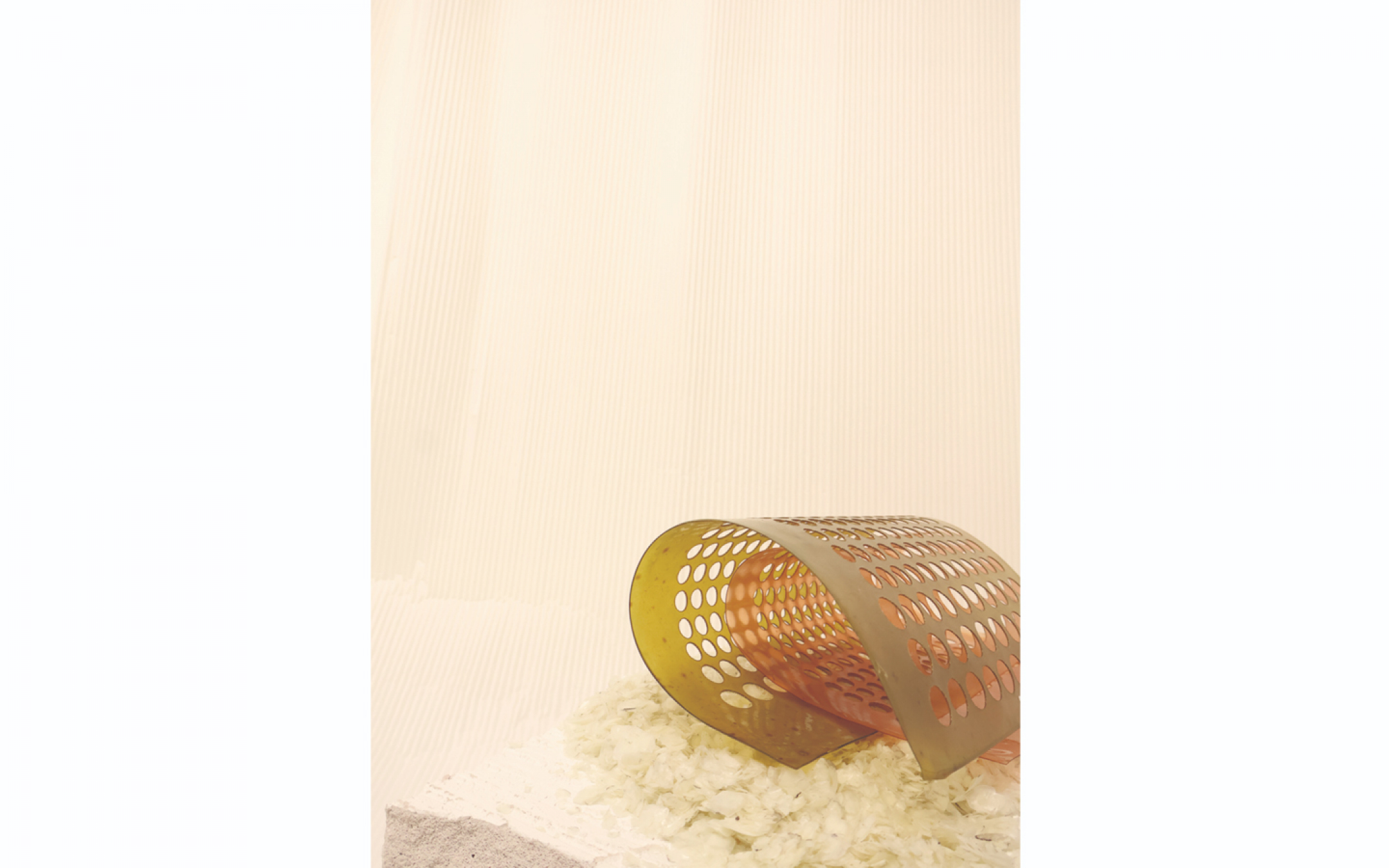 不断缩小的海岸的碎片