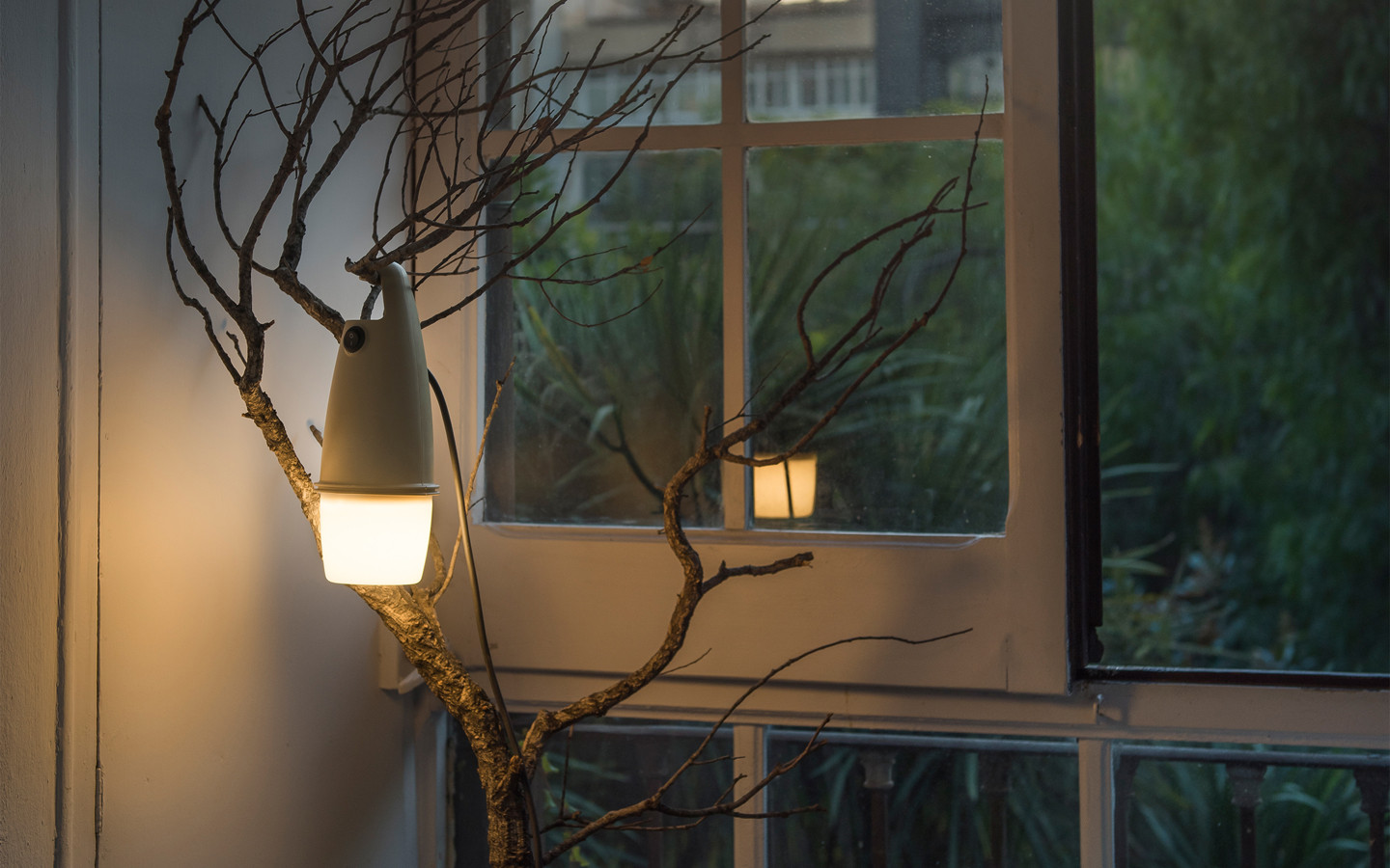 Hook, ecological and solidary lamp